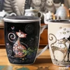 Kép 2/3 - Bögre tetővel Porcelán 360ML dobozban, Koty cicás 2 féle szín