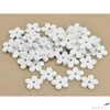 Kép 1/2 - Fa figura virágok fehér 2, 5cmx3mm 50db/cs