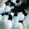 Kép 2/2 - Kerti gömb füzér LED technológia, 20Ledes, Fehér, 20db gömb, 5m tápkábel (4xAA)
