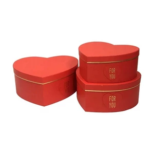 Ajándék doboz szív 26,5x24,5x11cm piros szív 1db/ár