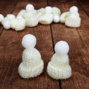 Dekor figura sapka mini kötött sapka fehér 5cm