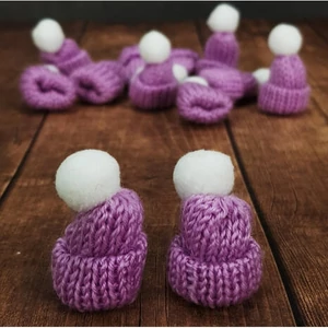 Dekor figura sapka mini kötött sapka lila 5cm