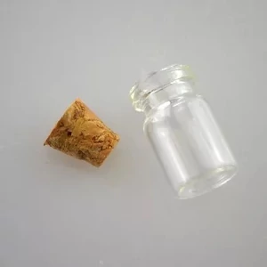 Dekorálható üveg Parafadugóval átmérő:12mm magasság:20mm