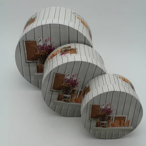 Díszdoboz Home karton kb. 13,5x13,5x7,5cm kör alakú mint többféle mintával S/3/1 [9782018071722]