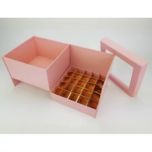Díszdoboz karton virágbox és bonbon doboz tetővel pink méretek: 18.5x18.5x15.5cm