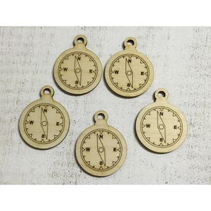 Fa figura iránytű Iránytű 5cmx6.3cmx3mm 5db/cs