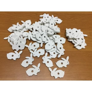 Fa figura nyuszi fehér 3cmx2, 5cmx3mm 50db/cs