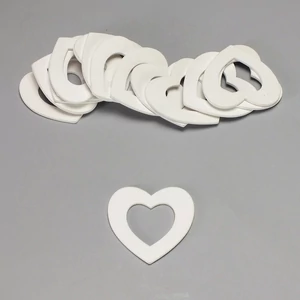 Fa figura szív fehér lyukkal 6cmx5.5cmx3mm 15db/cs