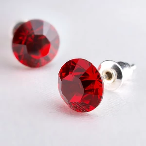 Swarovski fülbevaló Hölgyeknek 1 kristályos light syam piros 8mm MADE WITH SWAROVSKI ELEMENTS