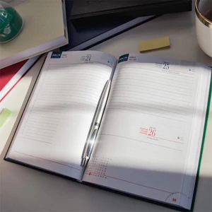 Határidőnapló A/5 2026 napi agenda Standard kék fehérlapokkal Bluering