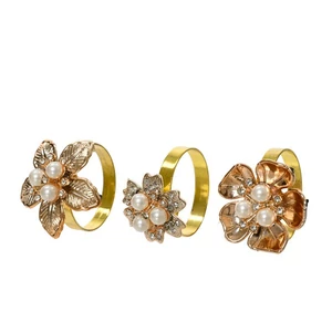 Szalvétagyűrű 3 féle 24' virágos, 3 féle 4db/csomag rosegold 3.5cmx3.5cmx3.5cm sdkae