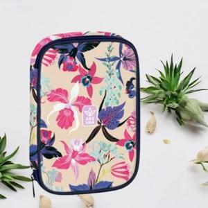 Ars Una Többszintes Tolltartó Beach Flowers 25 üres tolltartó 54954694 nagyméretű írószertartókkal