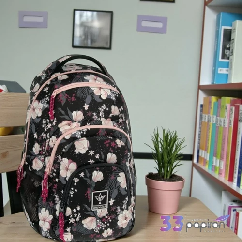 Ars Una 24 Flowery black iskolatáska többcipzáras