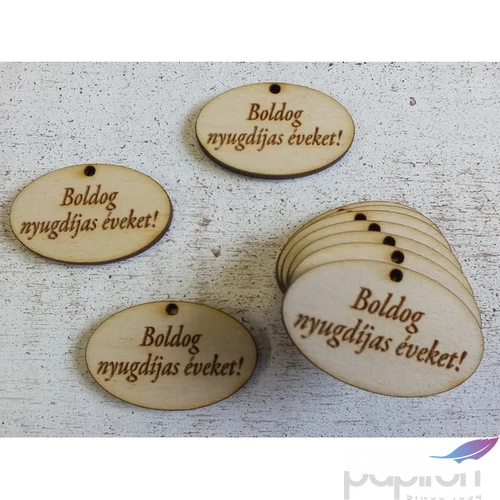 Fatábla felirat, Fa figura Boldog nyugdíjas éveket 4cmx2.5cmx3mm 10db/cs