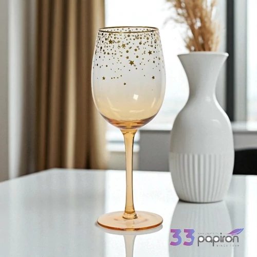 Pohár elegáns kristály 24' borostyán színű arany peremmel csillaggal díszítve 22.6cm sdkae