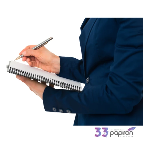 Spirálfüzet A4 Office karton borítóval A4 kockás zöld LEITZ 90 lapos.