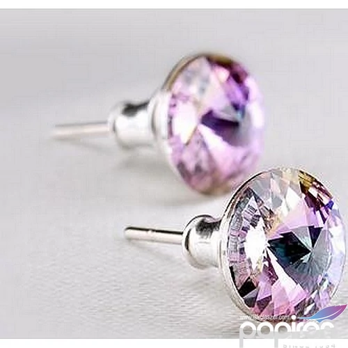 Swarovski fülbevaló Hölgyeknek kristállyal, ametiszt lila színjátszós csúcsos, 8mm